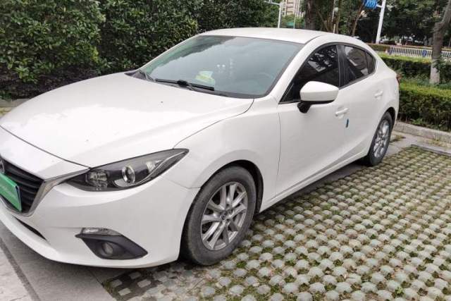 Used Mazda 3 Axela 2016 Sedan 1.5L Automatic Comfort Model