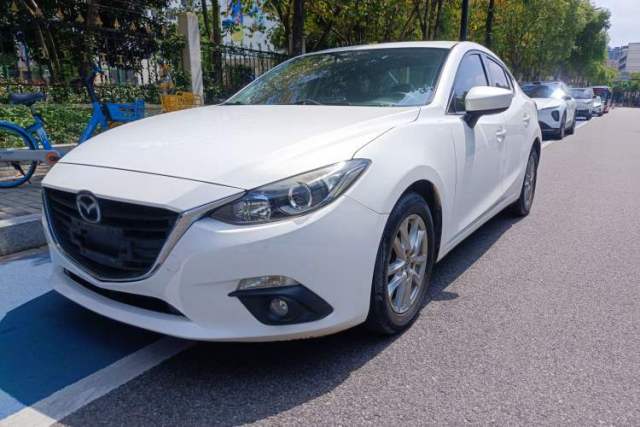 Used Mazda 3 Axela 2016 Sedan 1.5L Automatic Luxury Model