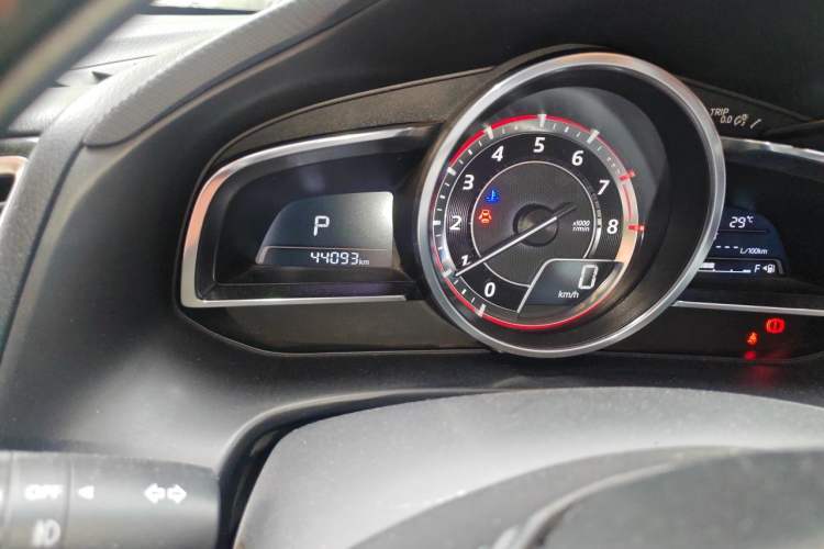 Used Mazda 3 Axela 2016 Sedan 2.0L Automatic Flagship Model Odometer Close Up