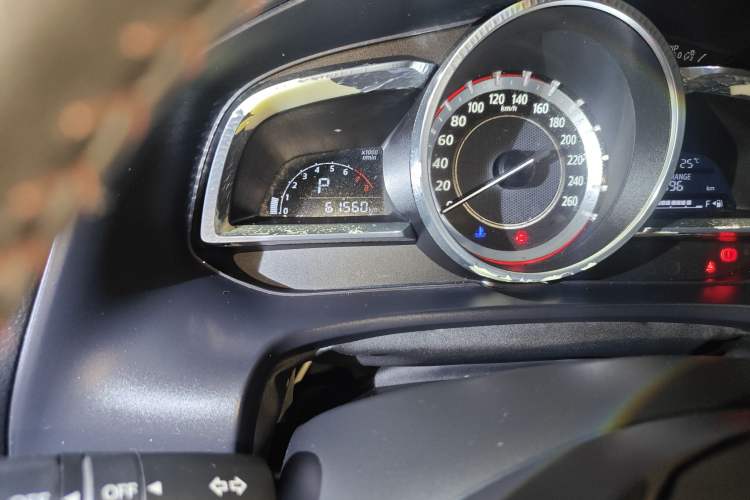 Used Mazda 3 Axela 2016 Sedan 2.0L Automatic Sport Model Odometer Close Up