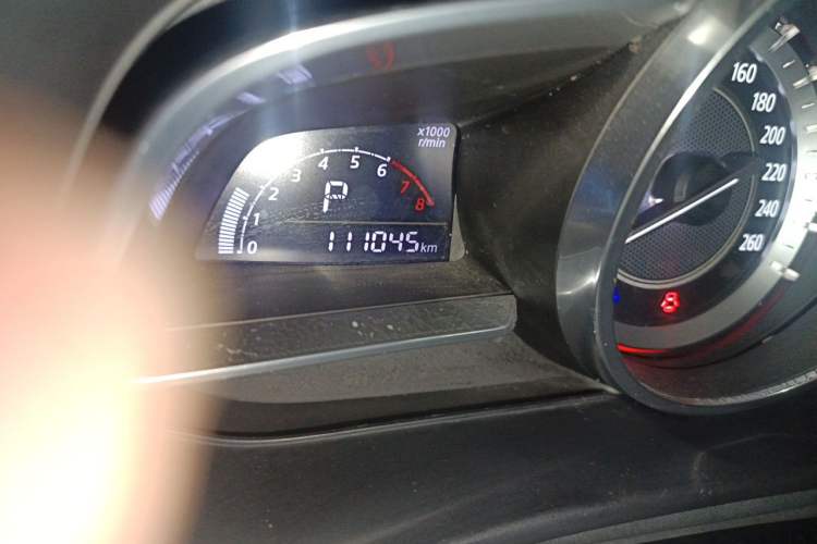 Used Mazda 3 Axela 2016 Sedan 1.5L Automatic Comfort Model Odometer Close Up