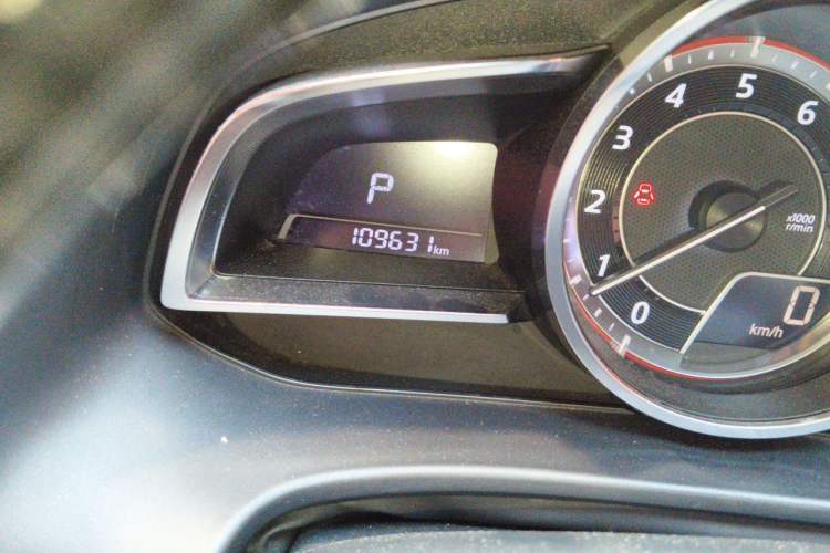 Used Mazda 3 Axela 2016 Sedan 2.0L Automatic Flagship Model Odometer Close Up