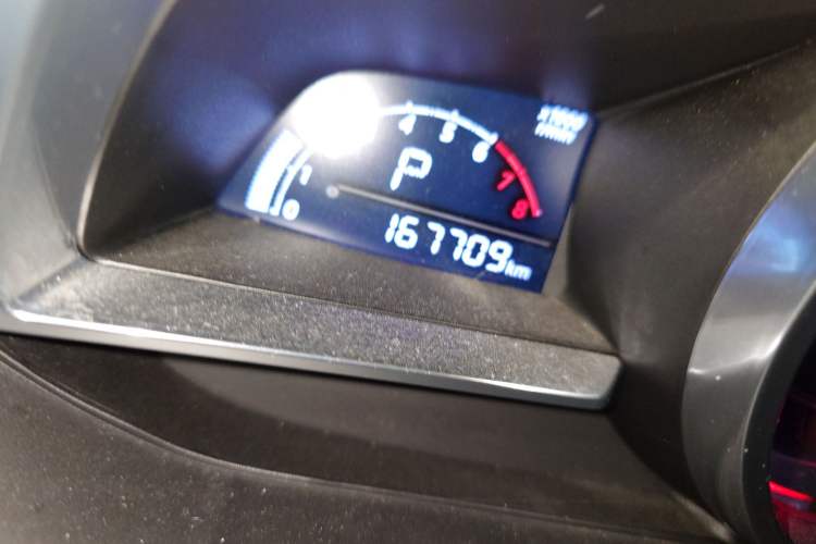 Used Mazda 3 Axela 2016 Sedan 1.5L Automatic Comfort Model Odometer Close Up