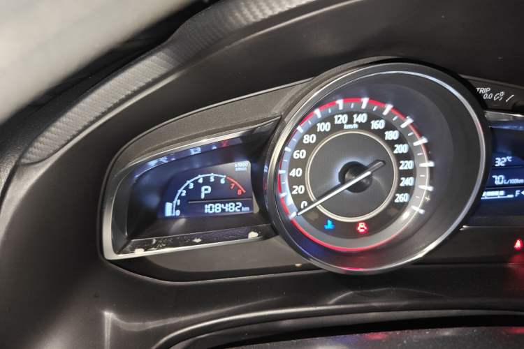 Used Mazda 3 Axela 2016 Sedan 1.5L Automatic Comfort Model Odometer Close Up