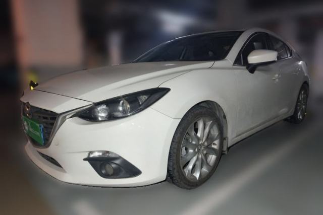 Used Mazda 3 Axela 2016 Sedan 2.0L Automatic Sport Model