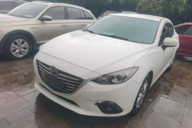 Used Mazda 3 Axela 2016 Sedan 1.5L Automatic Comfort Model