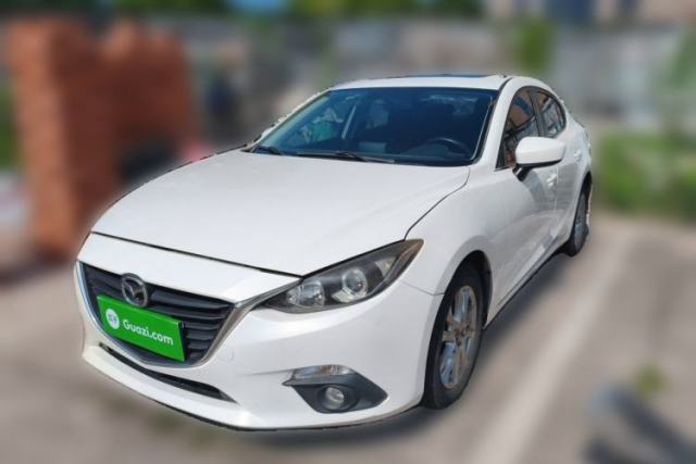 Używany Mazda 3 Axela 2016 Sedan 1.5L Automatic Luxury Model