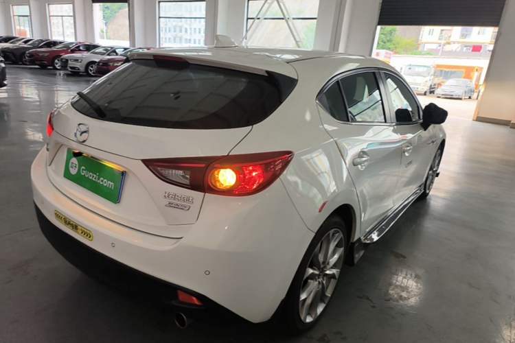 Used Mazda 3 Axela 2016 Hatchback 2.0L Automatic Flagship Model Rear Right 45 Deg