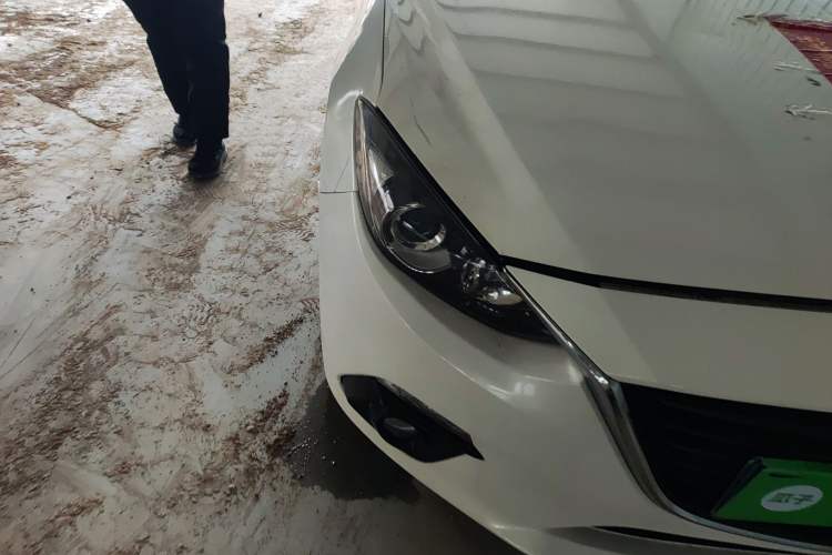 Used Mazda 3 Axela 2016 Sedan 1.5L Manual Comfort Model Right Front Headlight