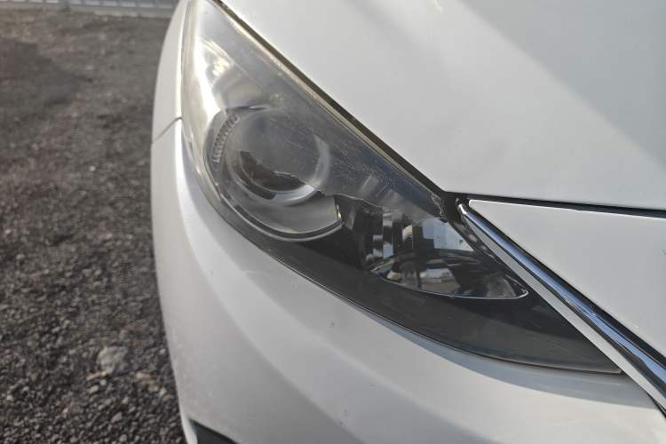 Used Mazda 3 Axela 2016 Sedan 2.0L Automatic Sport Model Right Front Headlight