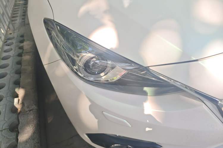 Used Mazda 3 Axela 2016 Sedan 2.0L Automatic Flagship Model Right Front Headlight