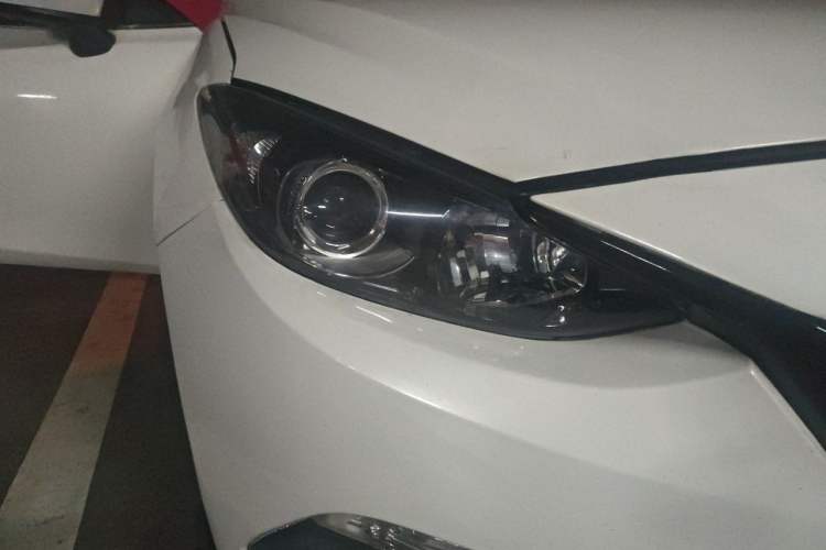 Used Mazda 3 Axela 2016 Sedan 1.5L Automatic Luxury Model Right Front Headlight
