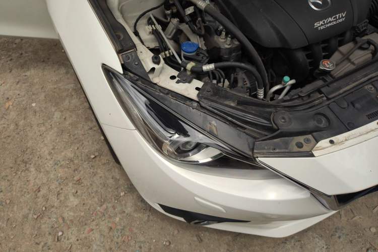 Used Mazda 3 Axela 2016 Sedan 2.0L Automatic Flagship Model Right Front Headlight