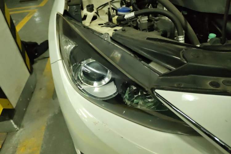Used Mazda 3 Axela 2016 Sedan 1.5L Automatic Comfort Model Right Front Headlight