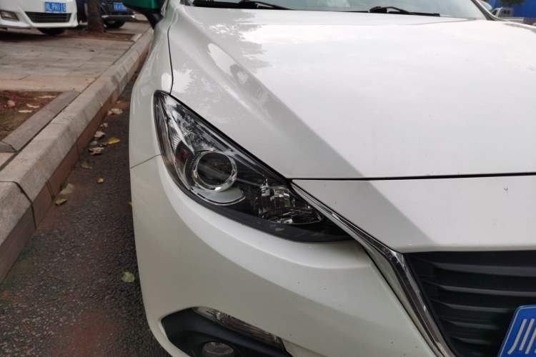 Used Mazda 3 Axela 2016 Sedan 1.5L Manual Comfort Model Right Front Headlight