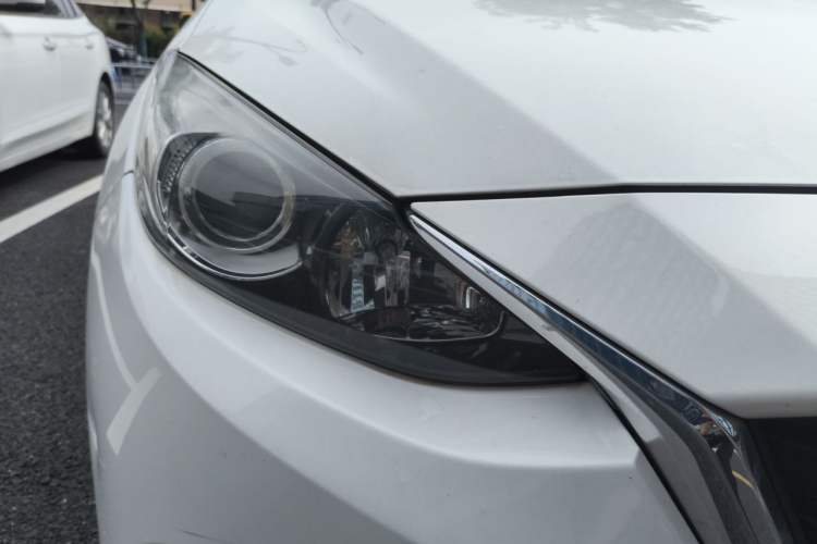 Used Mazda 3 Axela 2016 Hatchback 1.5L Automatic Luxury Model Right Front Headlight