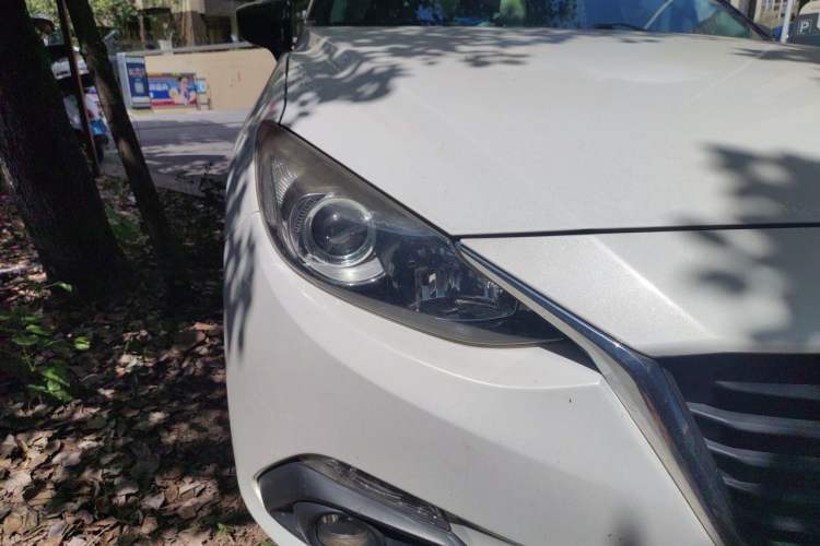 Used Mazda 3 Axela 2016 Sedan 2.0L Automatic Sport Model Right Front Headlight