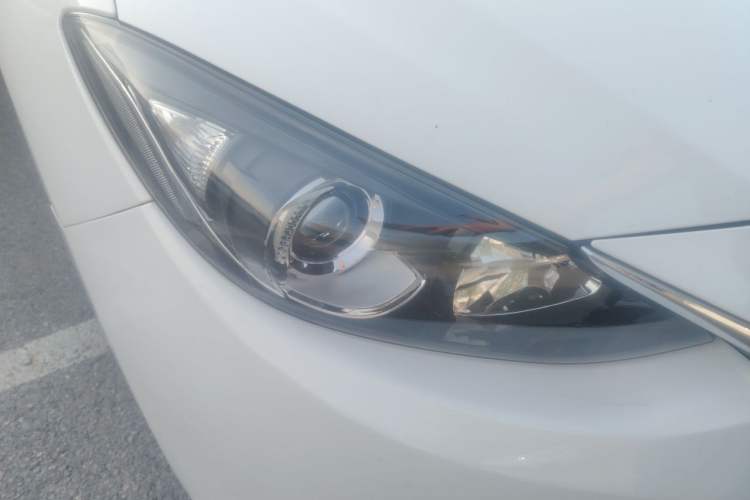 Used Mazda 3 Axela 2016 Hatchback 1.5L Automatic Luxury Model Right Front Headlight