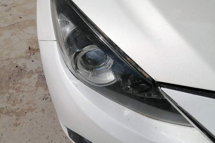 Used Mazda 3 Axela 2016 Sedan 1.5L Automatic Luxury Model Right Front Headlight