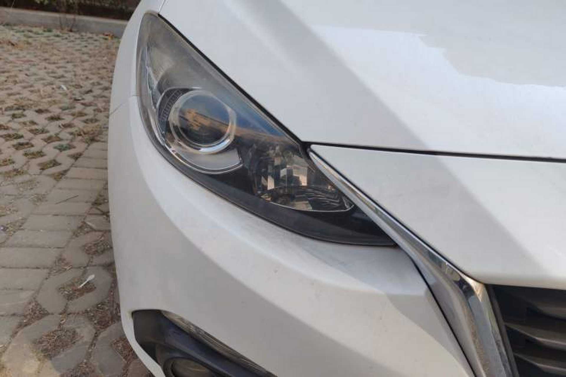 Used Mazda 3 Axela 2016 Hatchback 1.5L Automatic Comfort Model Right Front Headlight
