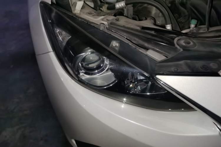 Used Mazda 3 Axela 2016 Sedan 1.5L Manual Luxury Model Right Front Headlight