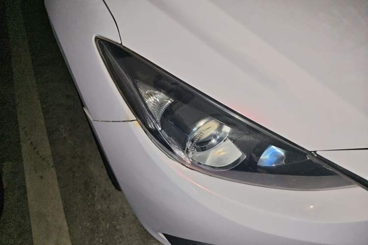 Used Mazda 3 Axela 2016 Sedan 1.5L Automatic Comfort Model Right Front Headlight