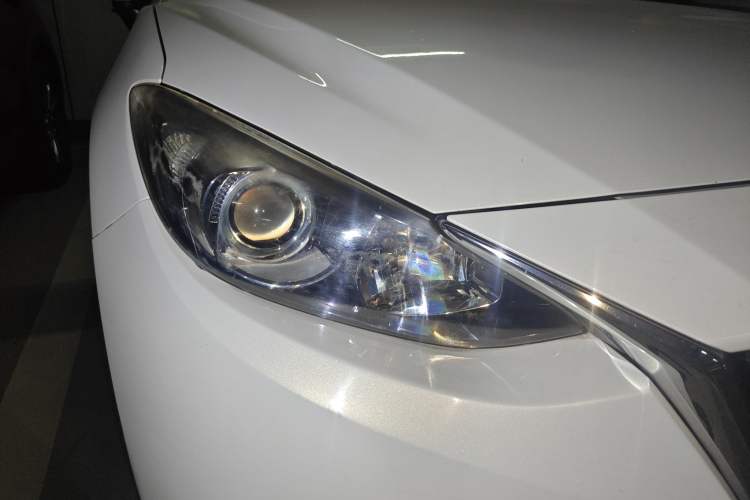 Used Mazda 3 Axela 2016 Sedan 2.0L Automatic Sport Model Right Front Headlight