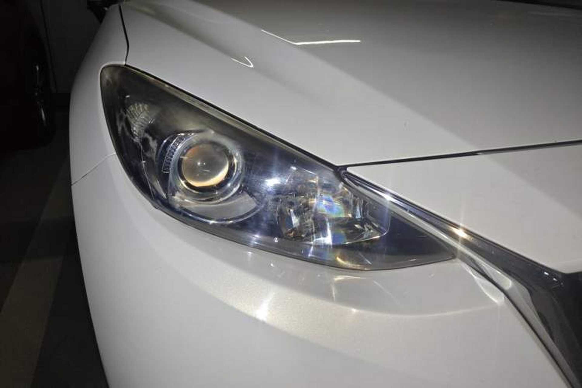 Used Mazda 3 Axela 2016 Sedan 2.0L Automatic Sport Model Right Front Headlight