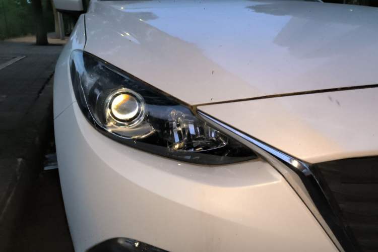 Used Mazda 3 Axela 2016 Sedan 1.5L Automatic Comfort Model Right Front Headlight