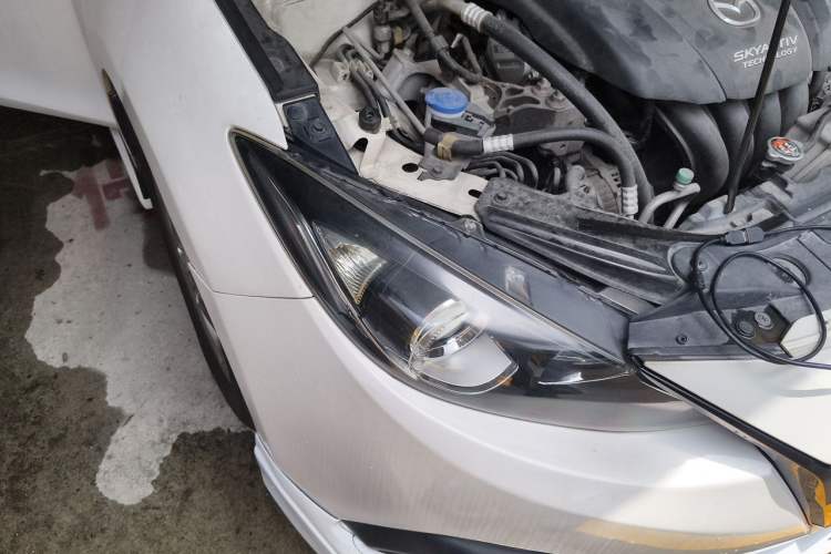 Used Mazda 3 Axela 2016 Sedan 1.5L Automatic Comfort Model Right Front Headlight