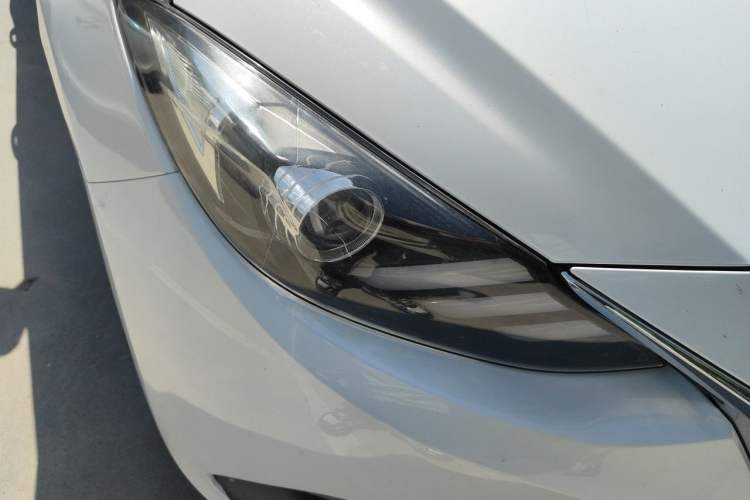 Used Mazda 3 Axela 2016 Sedan 1.5L Automatic Luxury Model Right Front Headlight