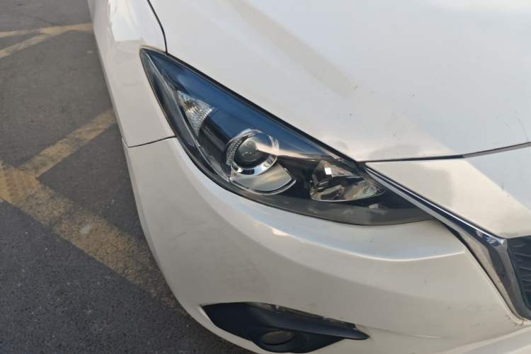 Used Mazda 3 Axela 2016 Sedan 2.0L Automatic Sport Model Right Front Headlight