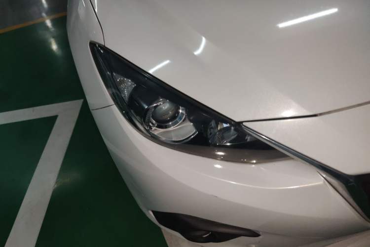 Used Mazda 3 Axela 2016 Sedan 1.5L Automatic Luxury Model Right Front Headlight