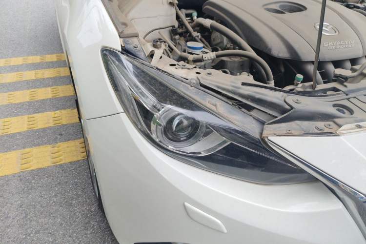 Used Mazda 3 Axela 2016 Sedan 2.0L Automatic Flagship Model Right Front Headlight