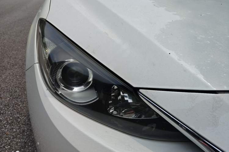 Used Mazda 3 Axela 2016 Sedan 2.0L Automatic Sport Model Right Front Headlight