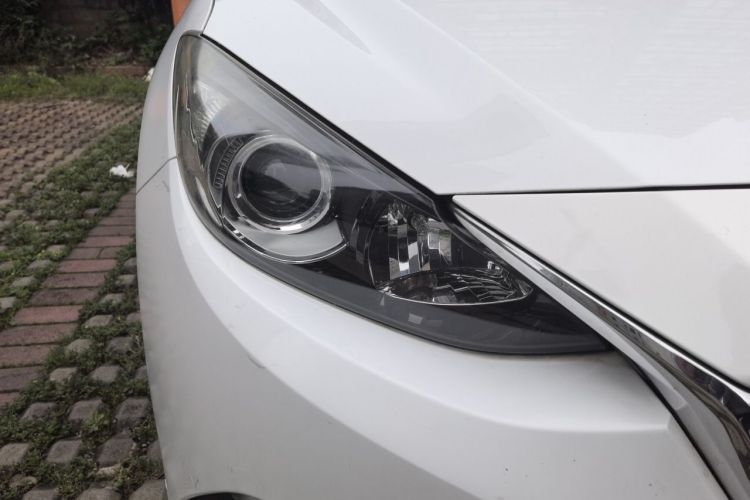 Used Mazda 3 Axela 2016 Sedan 1.5L Automatic Luxury Model Right Front Headlight