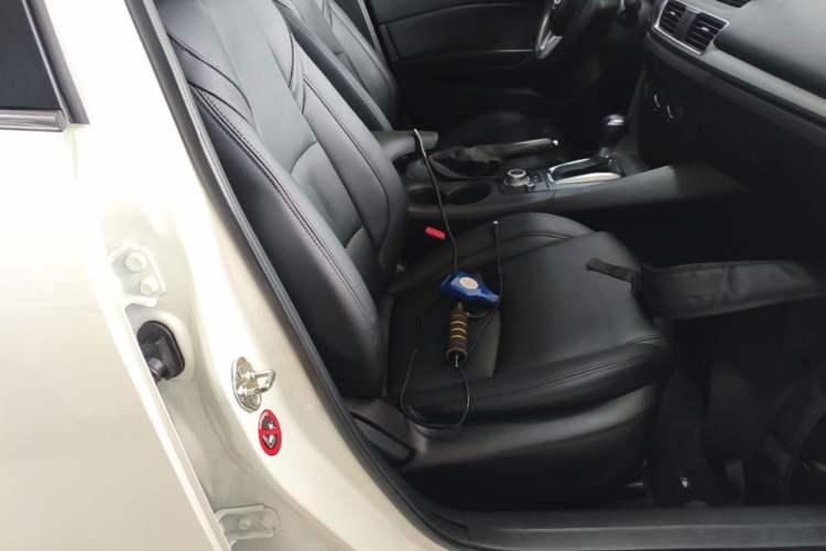 Used Mazda 3 Axela 2016 Sedan 1.5L Automatic Comfort Model Right Front Seat