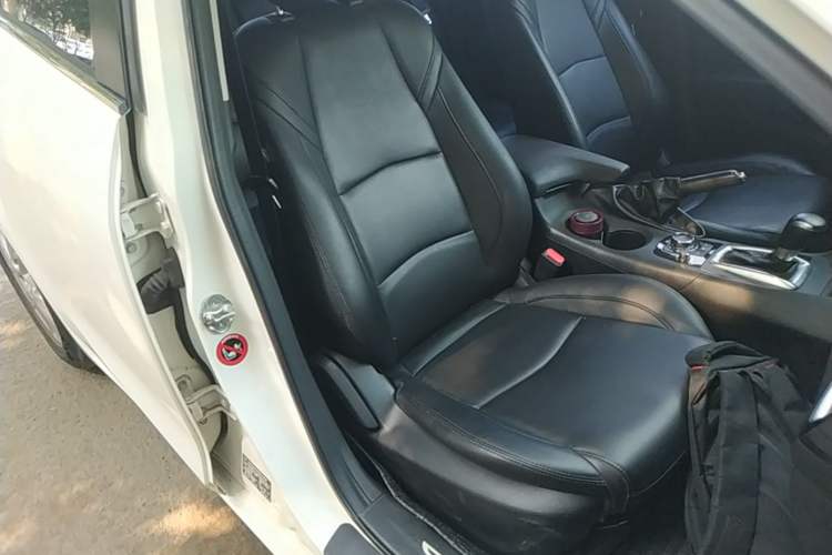 Used Mazda 3 Axela 2016 Sedan 1.5L Automatic Comfort Model Right Front Seat