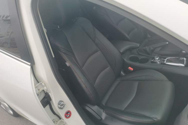 Used Mazda 3 Axela 2016 Hatchback 2.0L Automatic Sport Model Right Front Seat