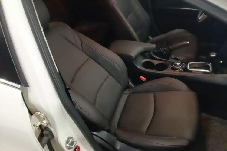 Used Mazda 3 Axela 2016 Sedan 1.5L Automatic Luxury Model Right Front Seat