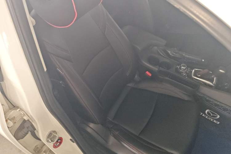 Used Mazda 3 Axela 2016 Sedan 1.5L Automatic Luxury Model Right Front Seat