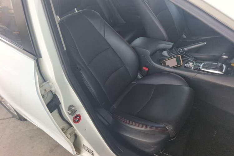 Used Mazda 3 Axela 2016 Sedan 1.5L Automatic Luxury Model Right Front Seat