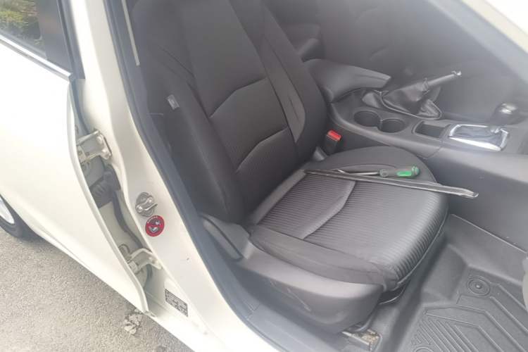 Used Mazda 3 Axela 2016 Sedan 1.5L Automatic Comfort Model Right Front Seat