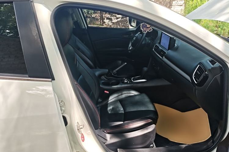 Used Mazda 3 Axela 2016 Sedan 1.5L Automatic Comfort Model Right Front Seat