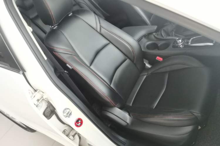 Used Mazda 3 Axela 2016 Sedan 1.5L Automatic Luxury Model Right Front Seat