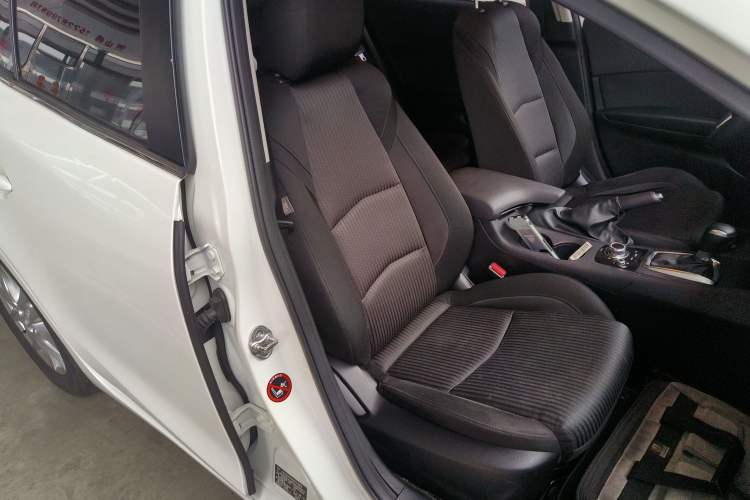 Used Mazda 3 Axela 2016 Sedan 1.5L Automatic Comfort Model Right Front Seat