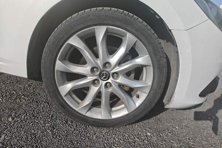 Used Mazda 3 Axela 2016 Sedan 2.0L Automatic Sport Model Right Front Wheel Hub