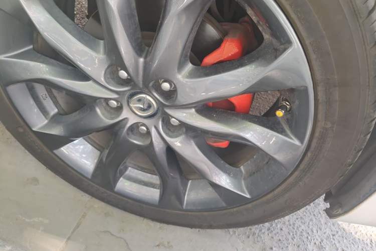 Used Mazda 3 Axela 2016 Sedan 2.0L Automatic Flagship Model Right Front Wheel Hub