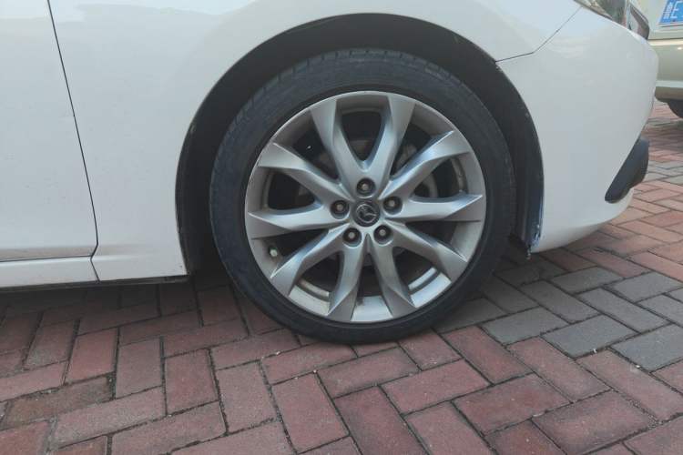 Used Mazda 3 Axela 2016 Hatchback 2.0L Automatic Sport Model Right Front Wheel Hub