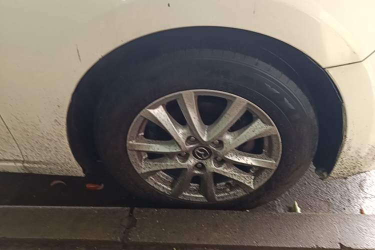Used Mazda 3 Axela 2016 Sedan 1.5L Automatic Luxury Model Right Front Wheel Hub
